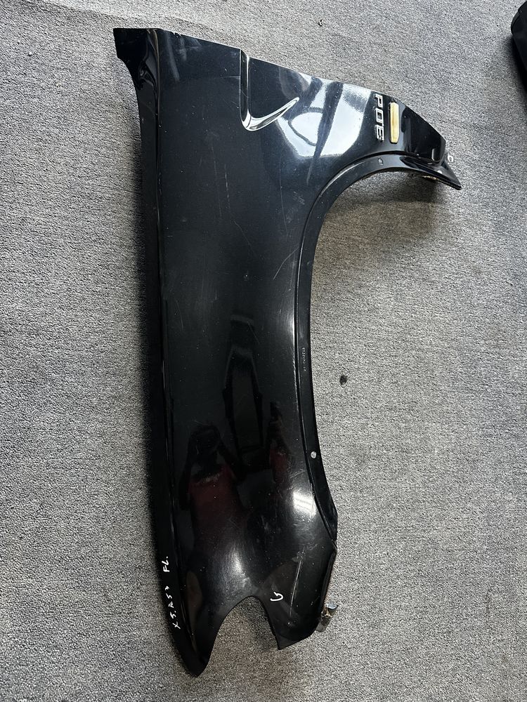 Aripa fata stanga BMW X5 E53 facelift 2004 2006 negru metalizat