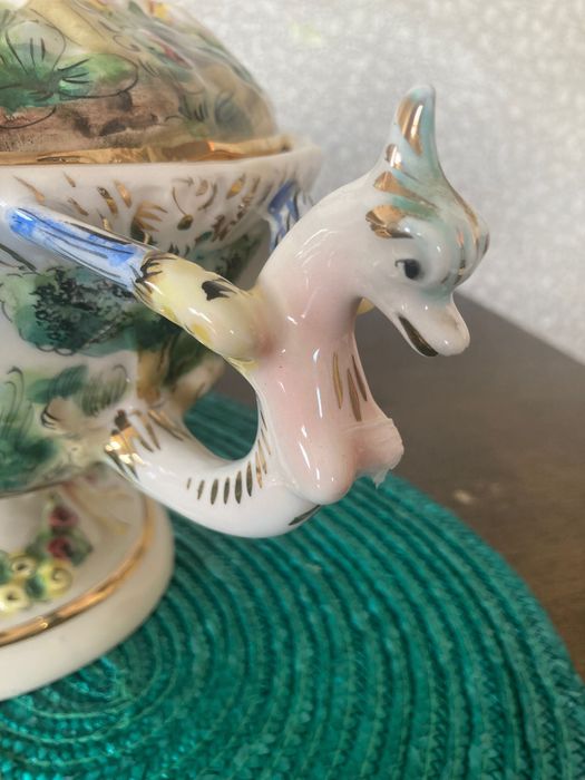 CAPODIMONTE супник с херувими