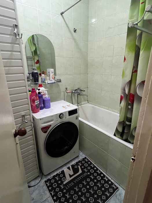 Uy sotiladi srochniy, Qoraqamish, 2xona, 60kvm,