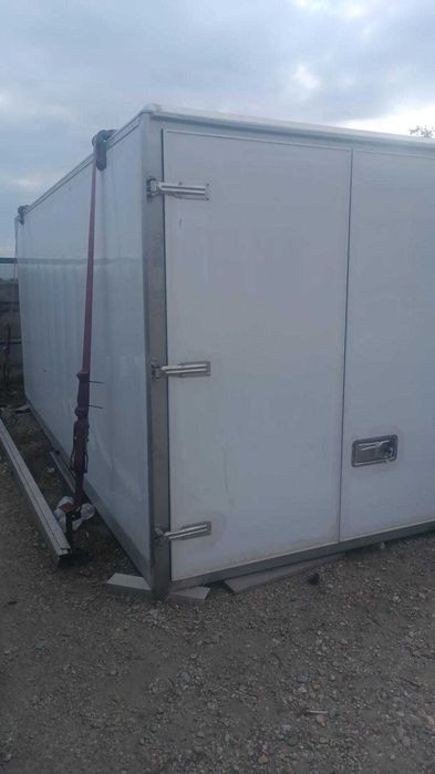 BOX aluminiu pentru autoutilitară dim. 5100 L x 2200 l x 2200h