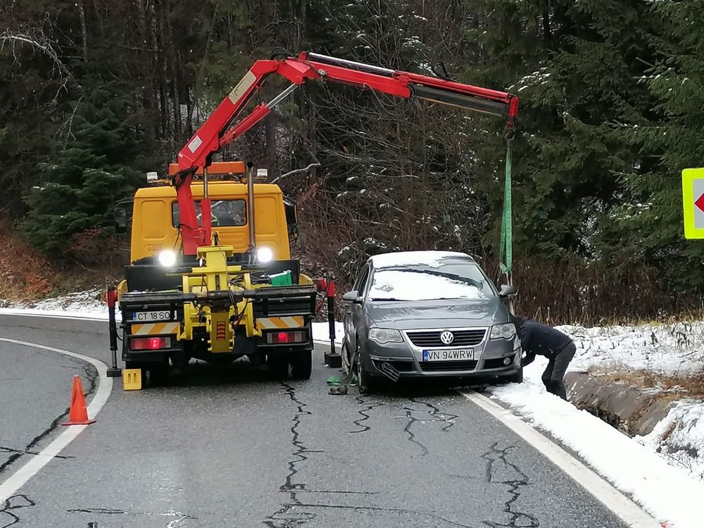 Tractări Auto camioane dube utilaje NON Stop Recuperator