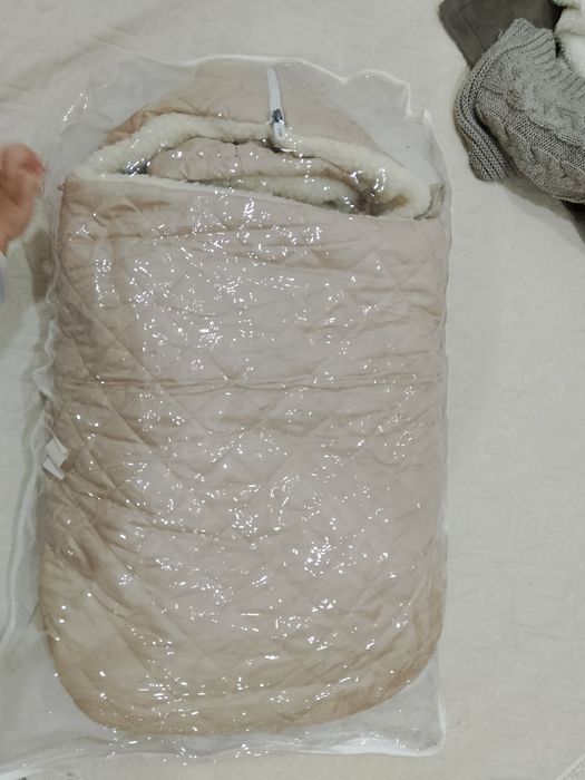 Конверт на выписку и шапка