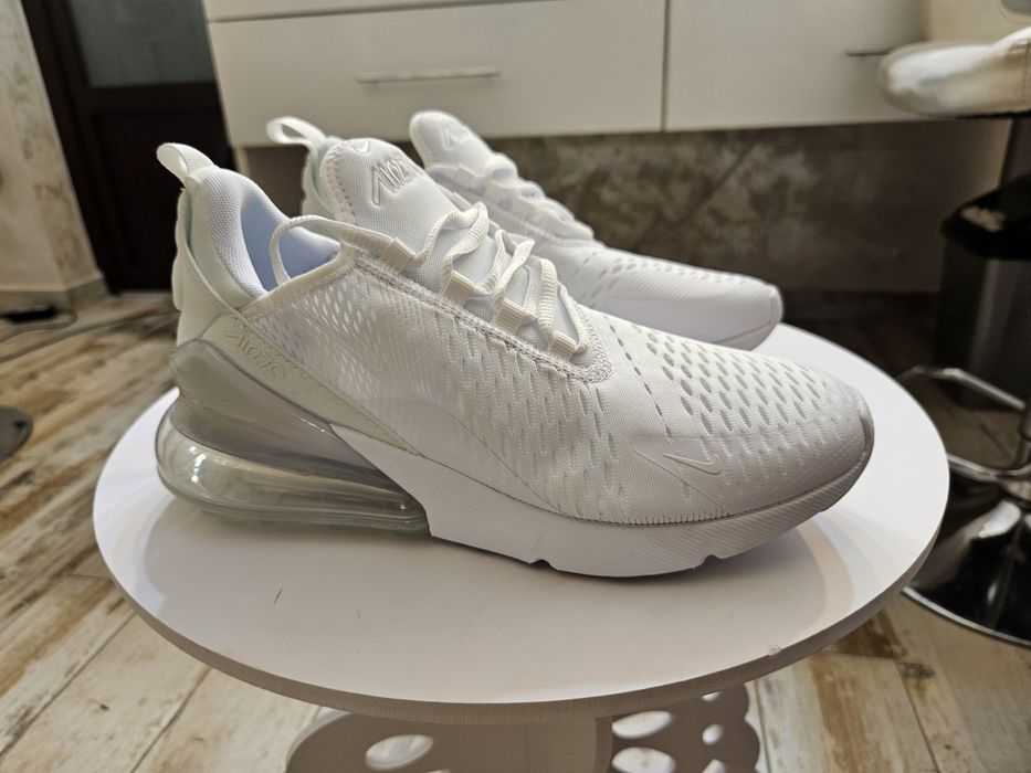Nike Air Max 270 (noi, mărimea 39 și 40)
