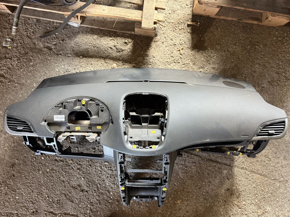 Табло Peugeot 207 с airbag