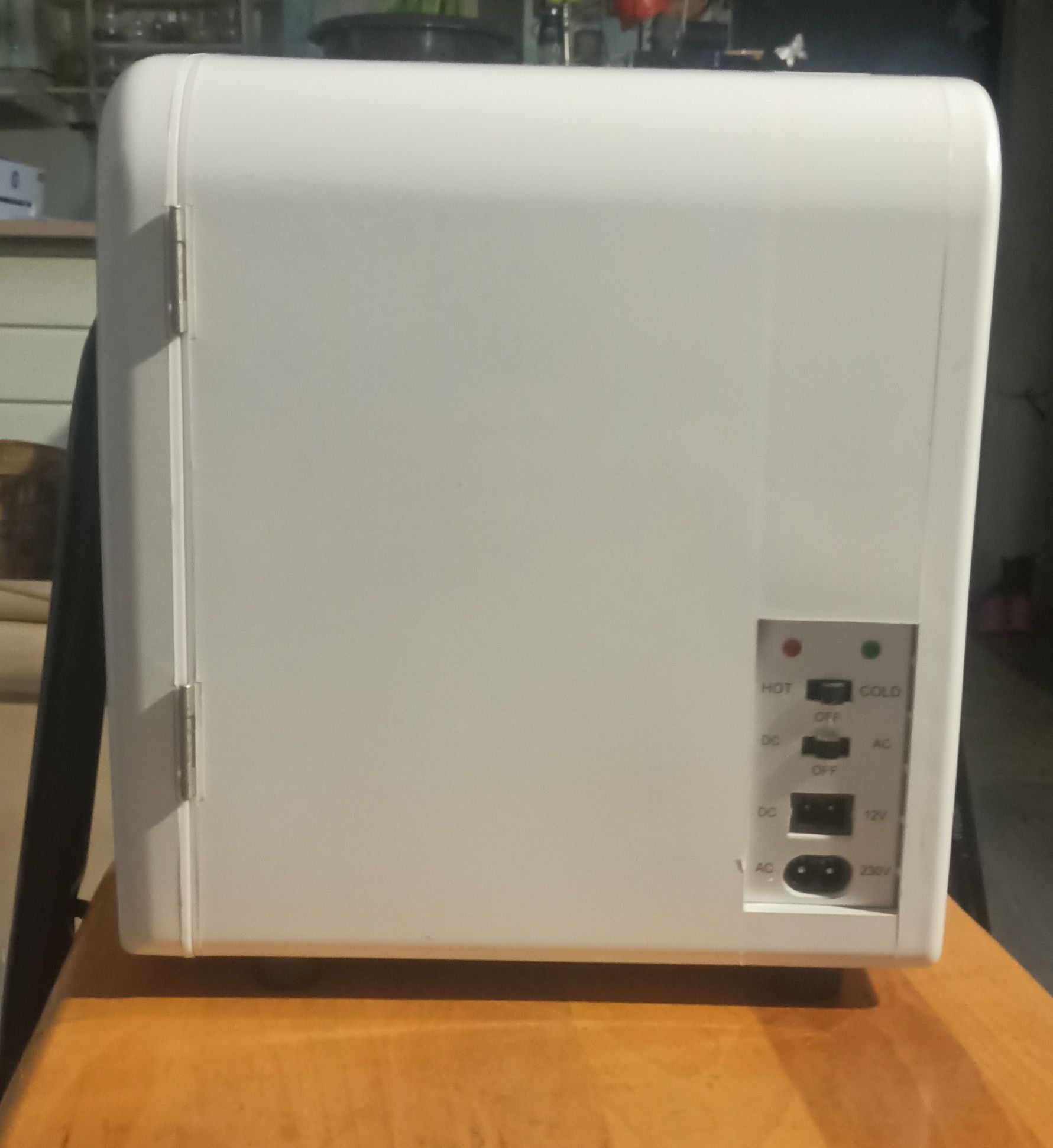 Minifrigider auto sau cosmetica