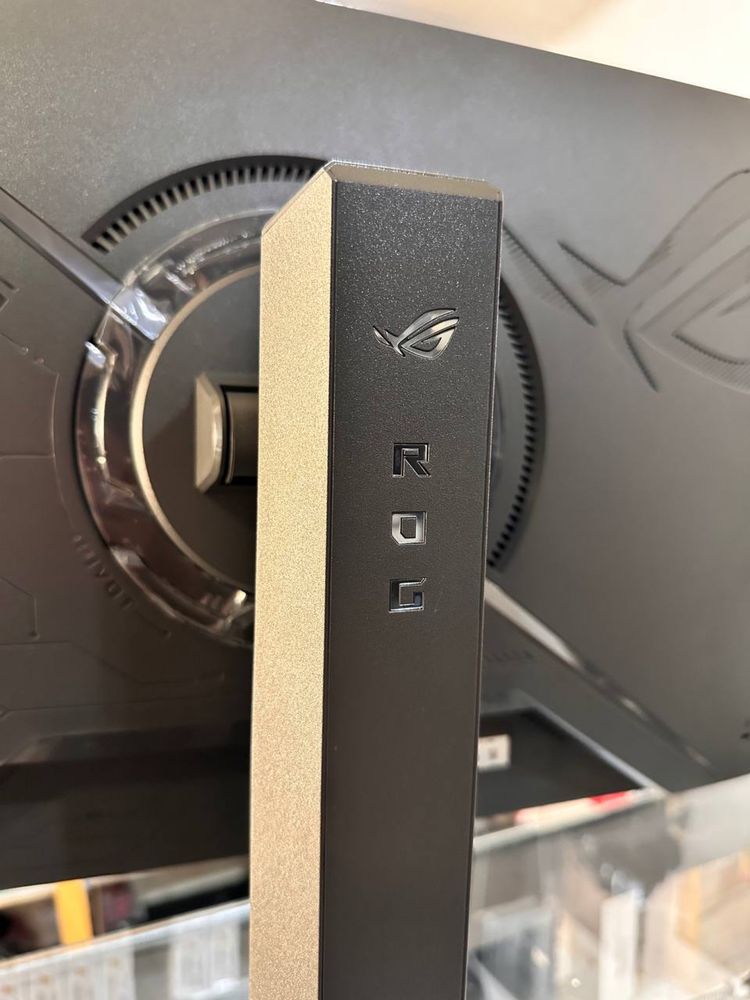 Asus Rog Strix 27"  2560x1440  2K  180hz