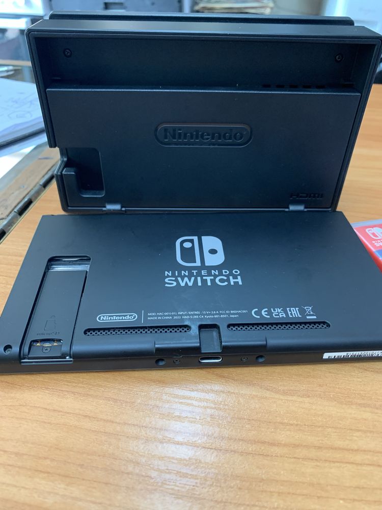 Nintendo Switch конзола и станция