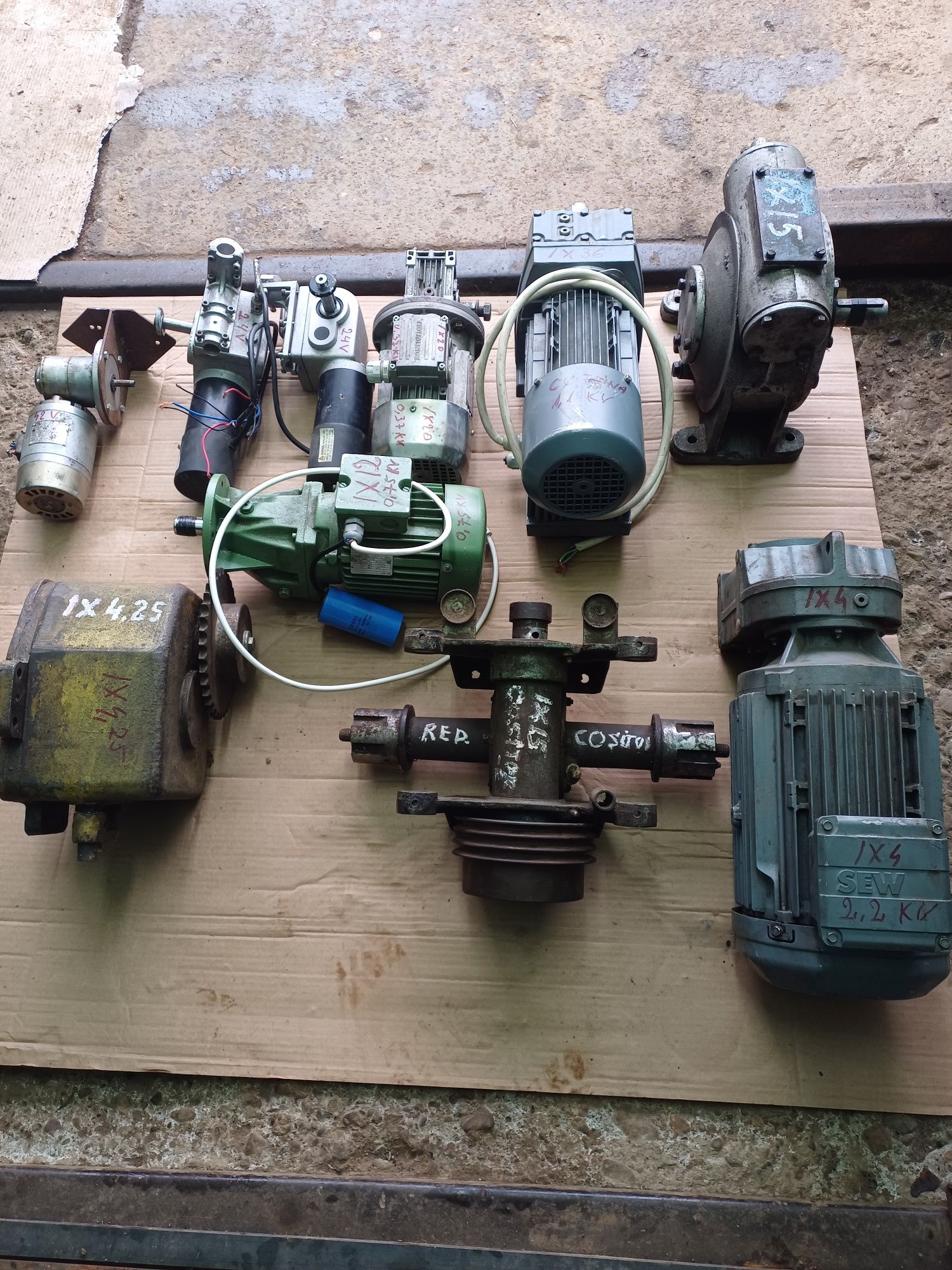 Motoreductoare 380, 220, 48 V ,24 V