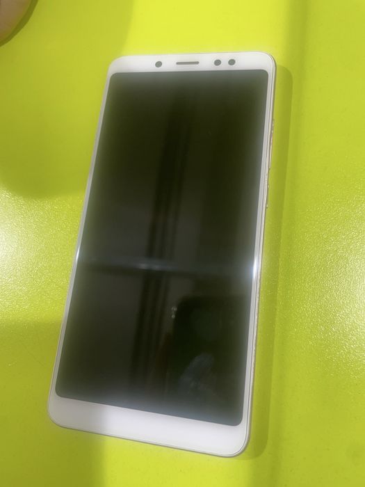 Телефон Редми срочно все работает торг