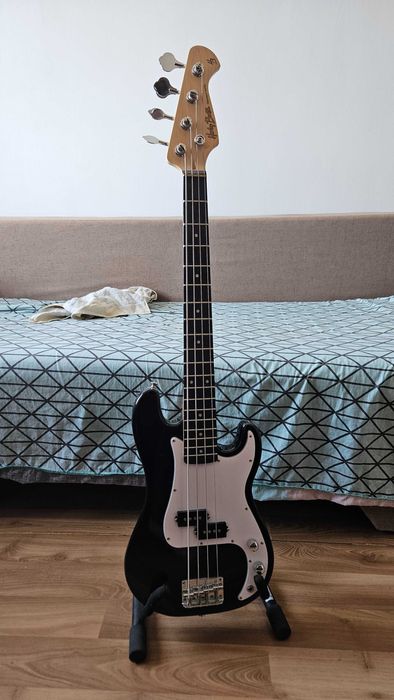 Bass si Amplificator Harley Benton