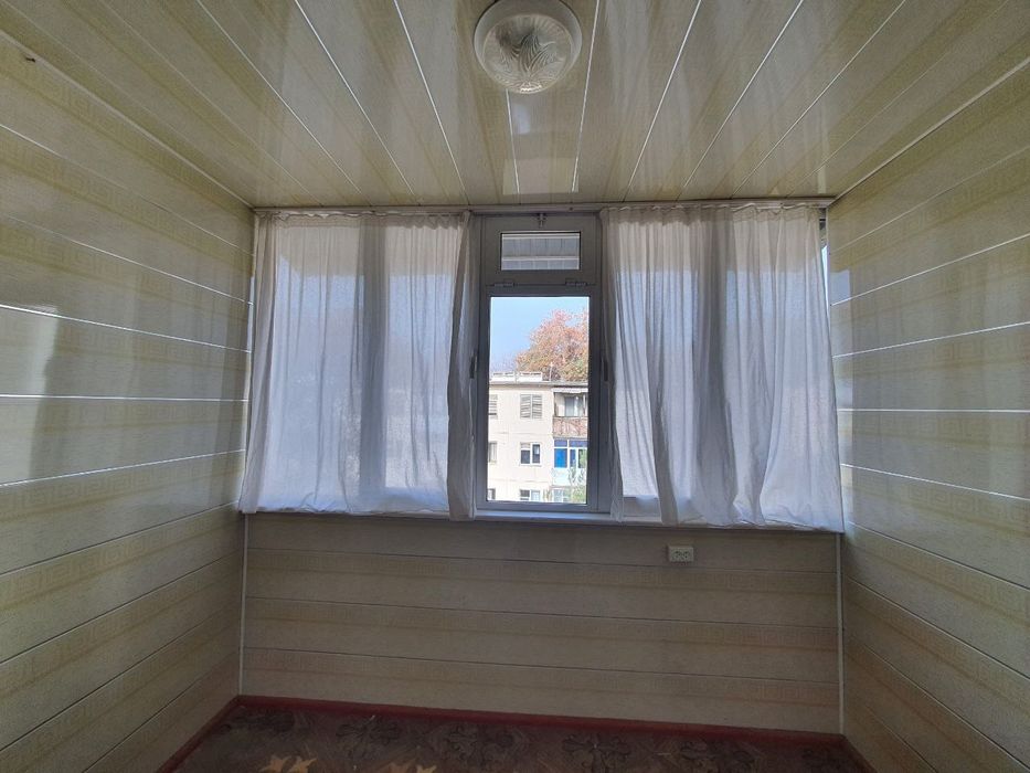 Фрунзенский масивда 2 хоналик квартира ижарага берилади