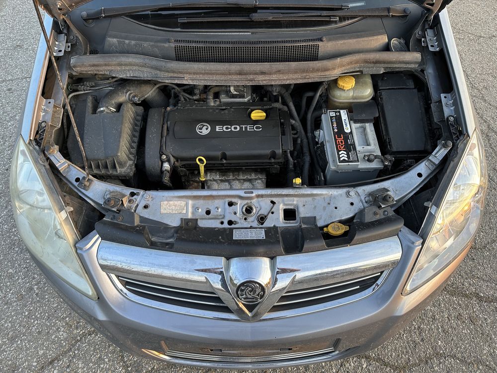 Opel Zafira 2010 на части