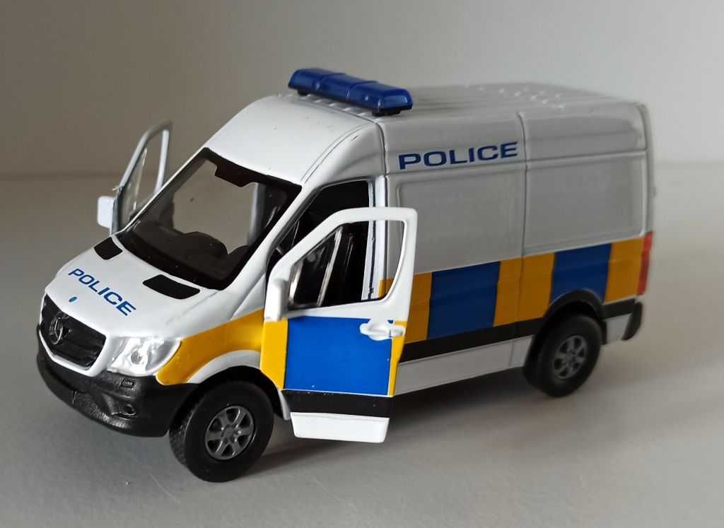 Macheta Mercedes Sprinter Panel Van MK2 FL 2015 Police - Welly 1/36