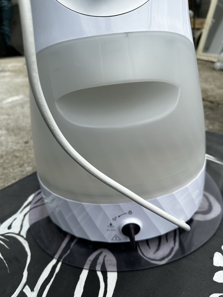 Aparat de călcat vertical Phillips Comfort Touch 2000W