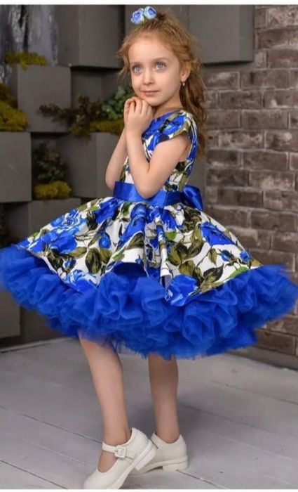 Продам платье нарядное для девочки