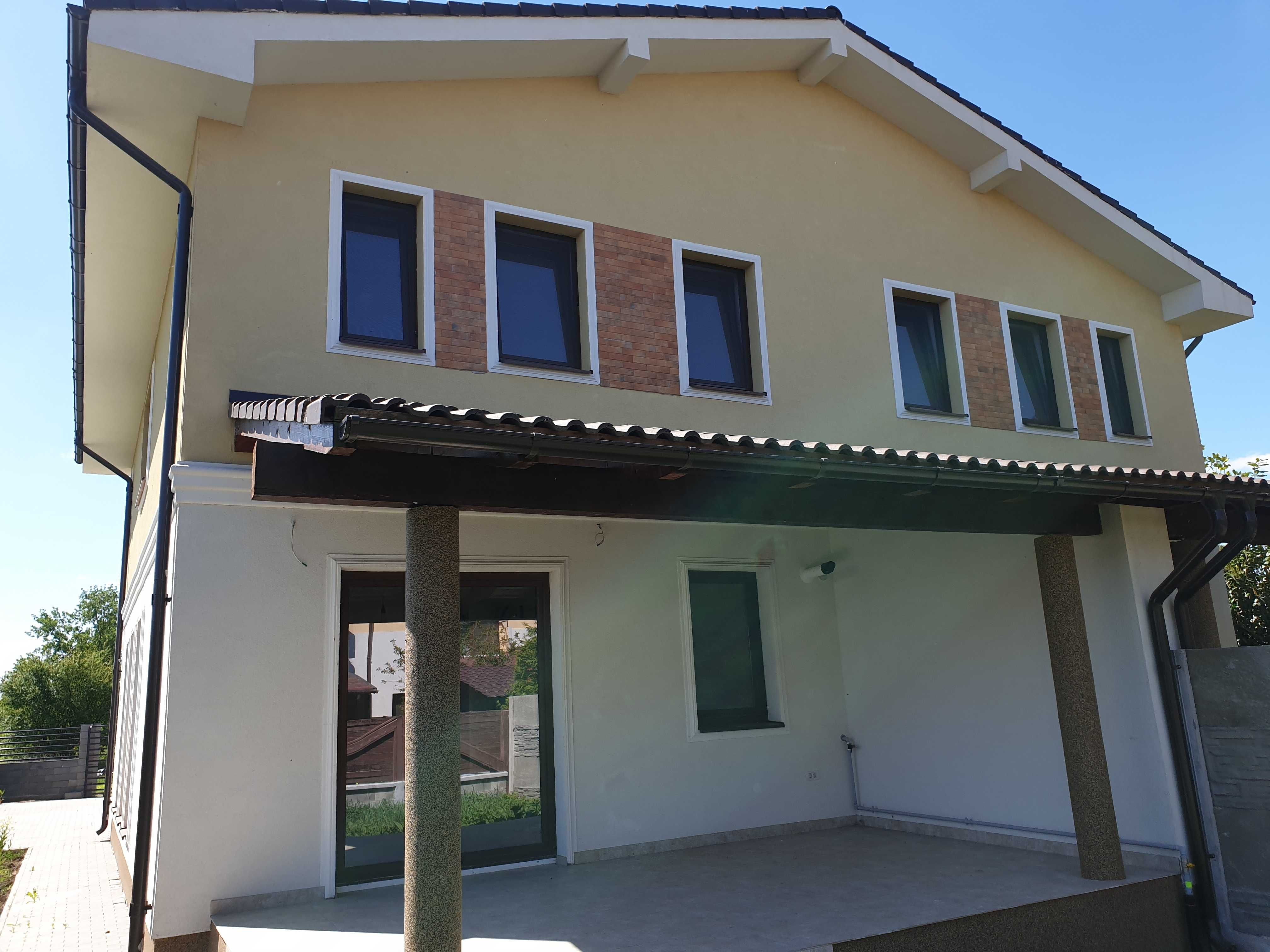 Casă de vânzare 1/2 duplex