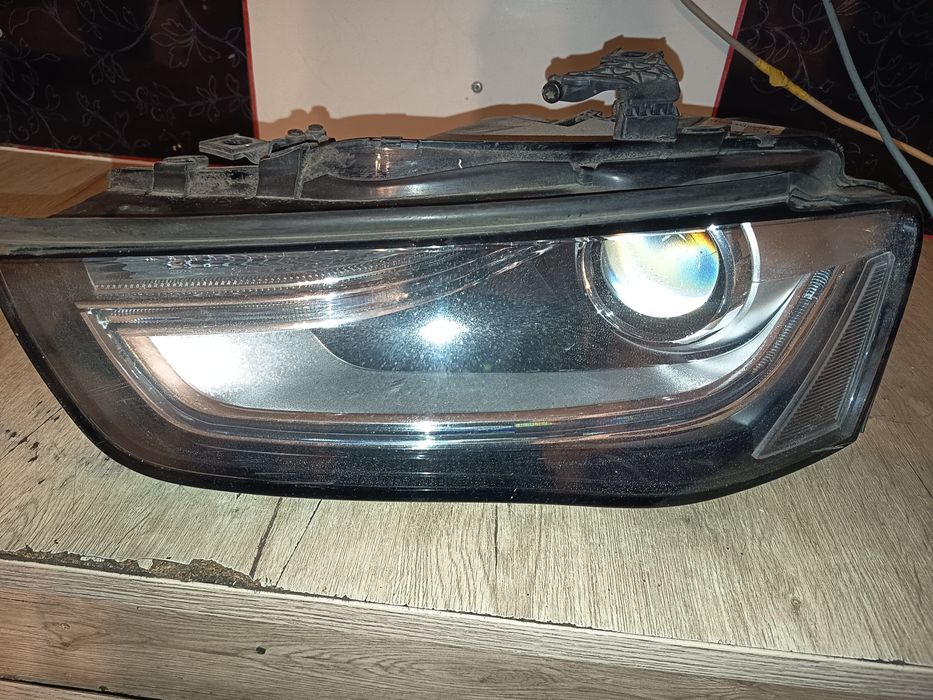 Far stanga audi a4 b8 facelift