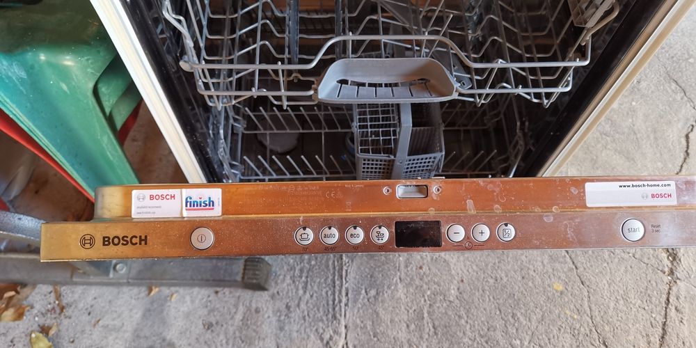 Продавам съдомиялна за 50 лв. Не работеща, с възможност да се поправи