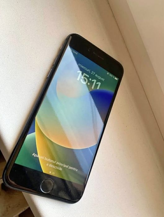 Se vinde urgent iPhone 8 că nou nu răspund la mesaje doar la Nr de tel
