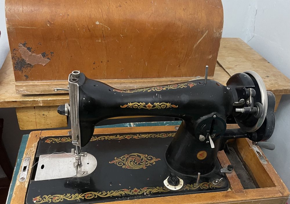 Швейная машина (антиквариат)