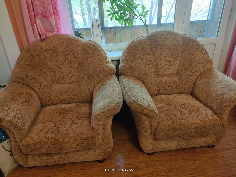 Продаю Кресла - 2 шт. в хорошем состоянии