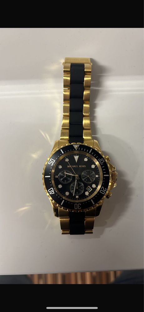 Ceas Michael Kors Everest Two Tone Gold & Black Chronograph