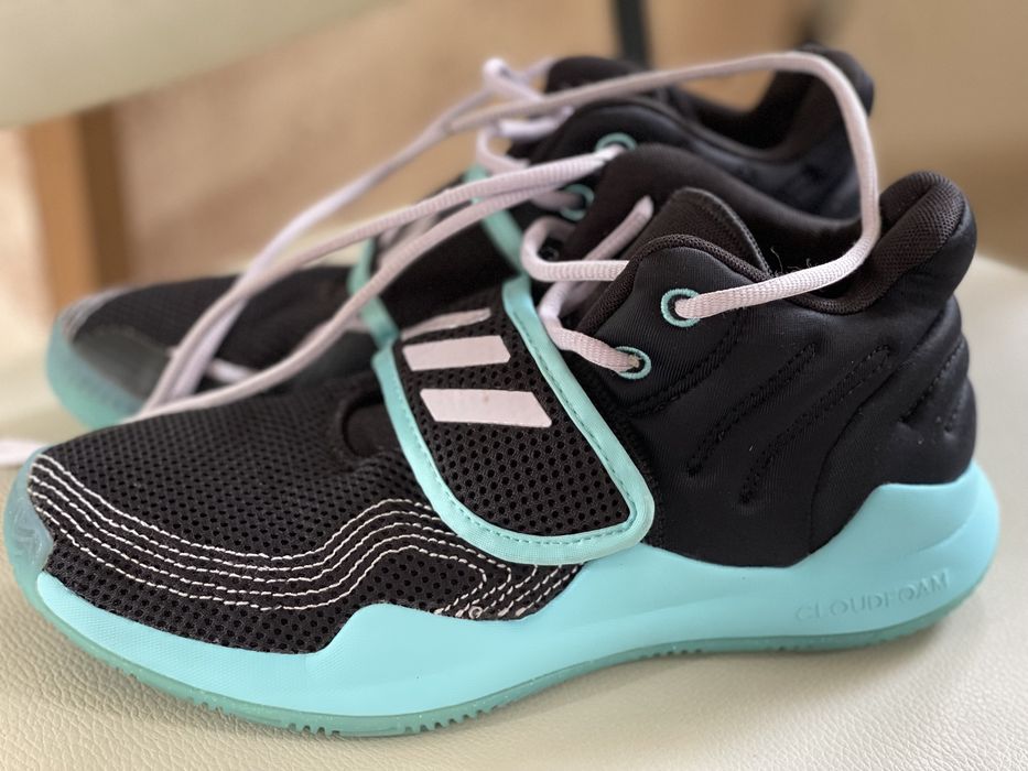 Детски маратонки оргинални ADIDAS Cliudfoam номер US 5, UK 41/2,