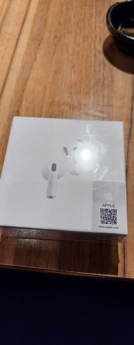 Căști tip airpods 4