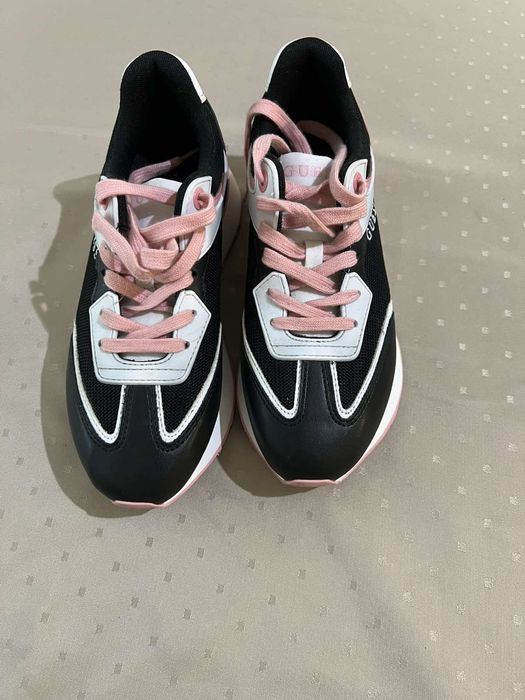 Дамски сникърси Guess