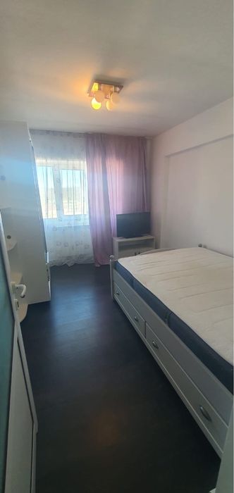 Proprietar, Inchiriez apartament 3 camere, calduros si primitor