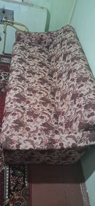 Divan kreslo 2tadan narxi kelishiladi manzil Yangihayot Choshtepa