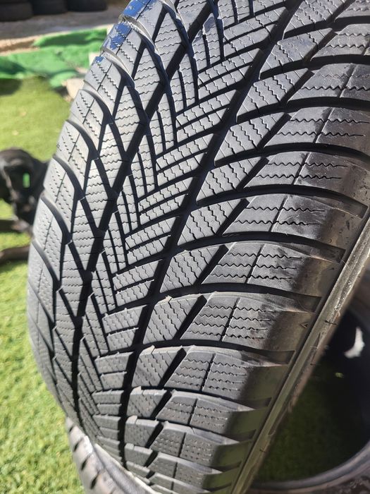 2 бр зимни 225/60/17 Bridgestone