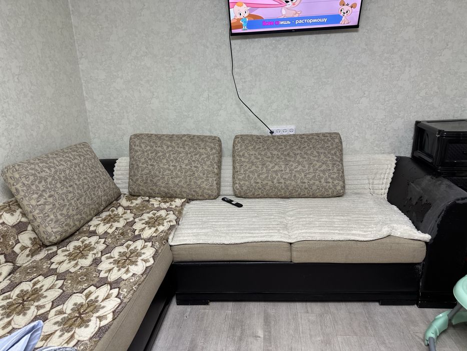 Продам. Диван б/у