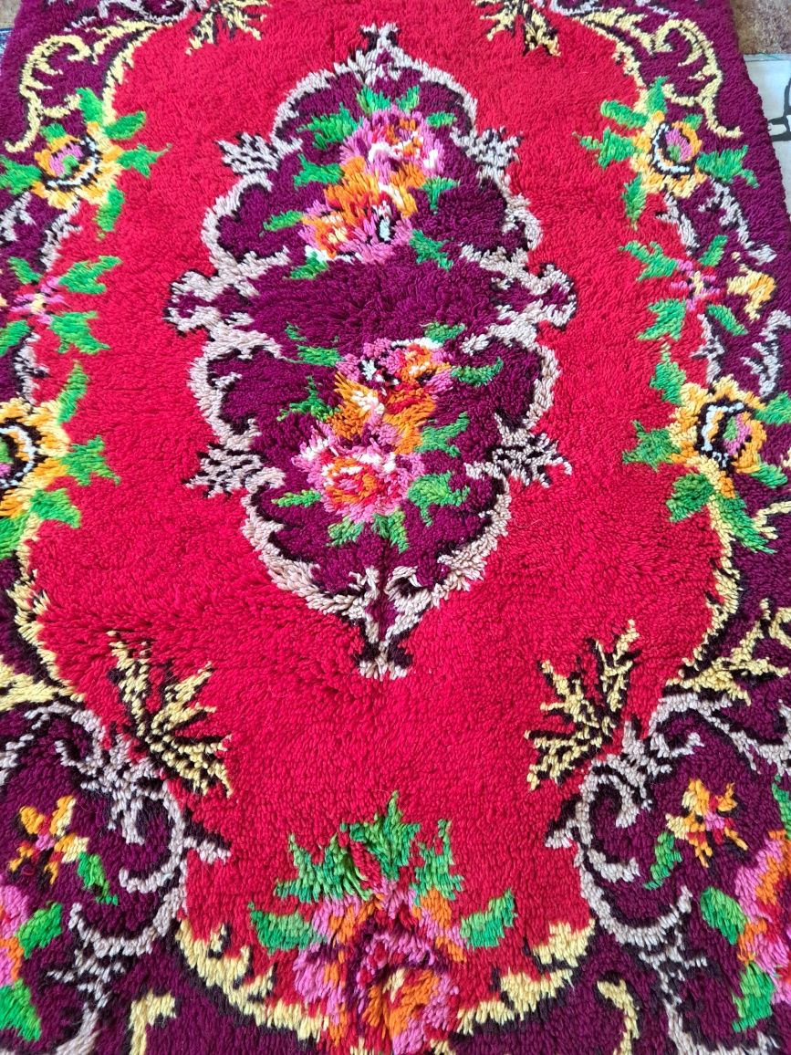 Китеник цветен красив