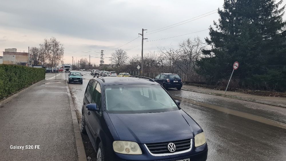 Продавам туран 1.6 efs