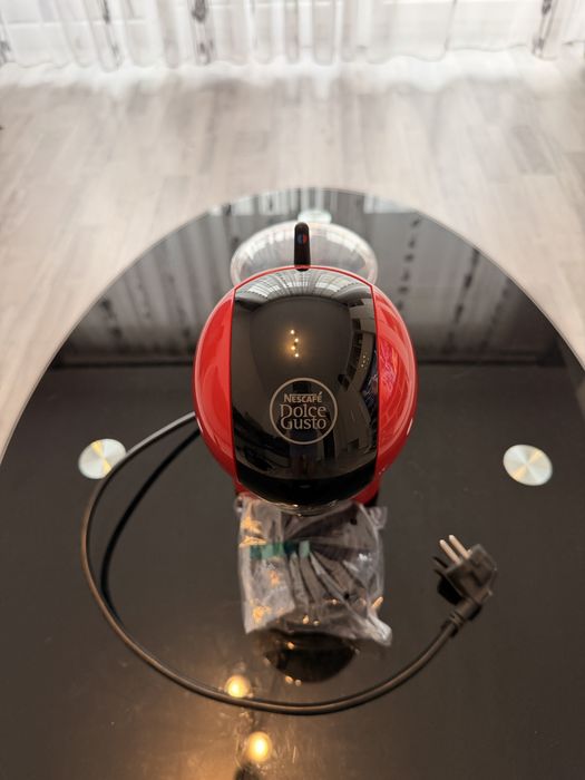 Vand espressor cu capsule Nescafe Piccolo XS