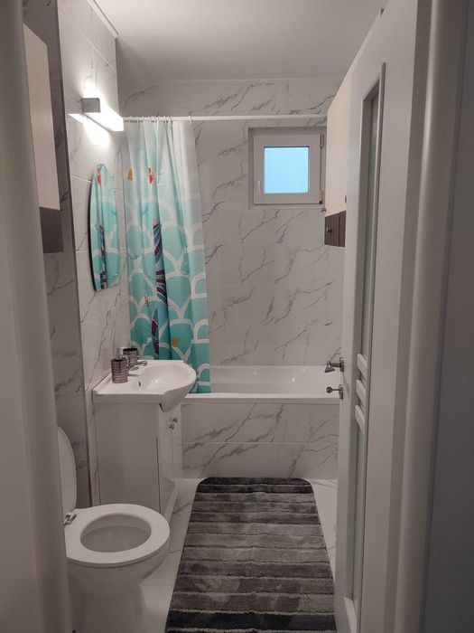 Închiriez apartament!