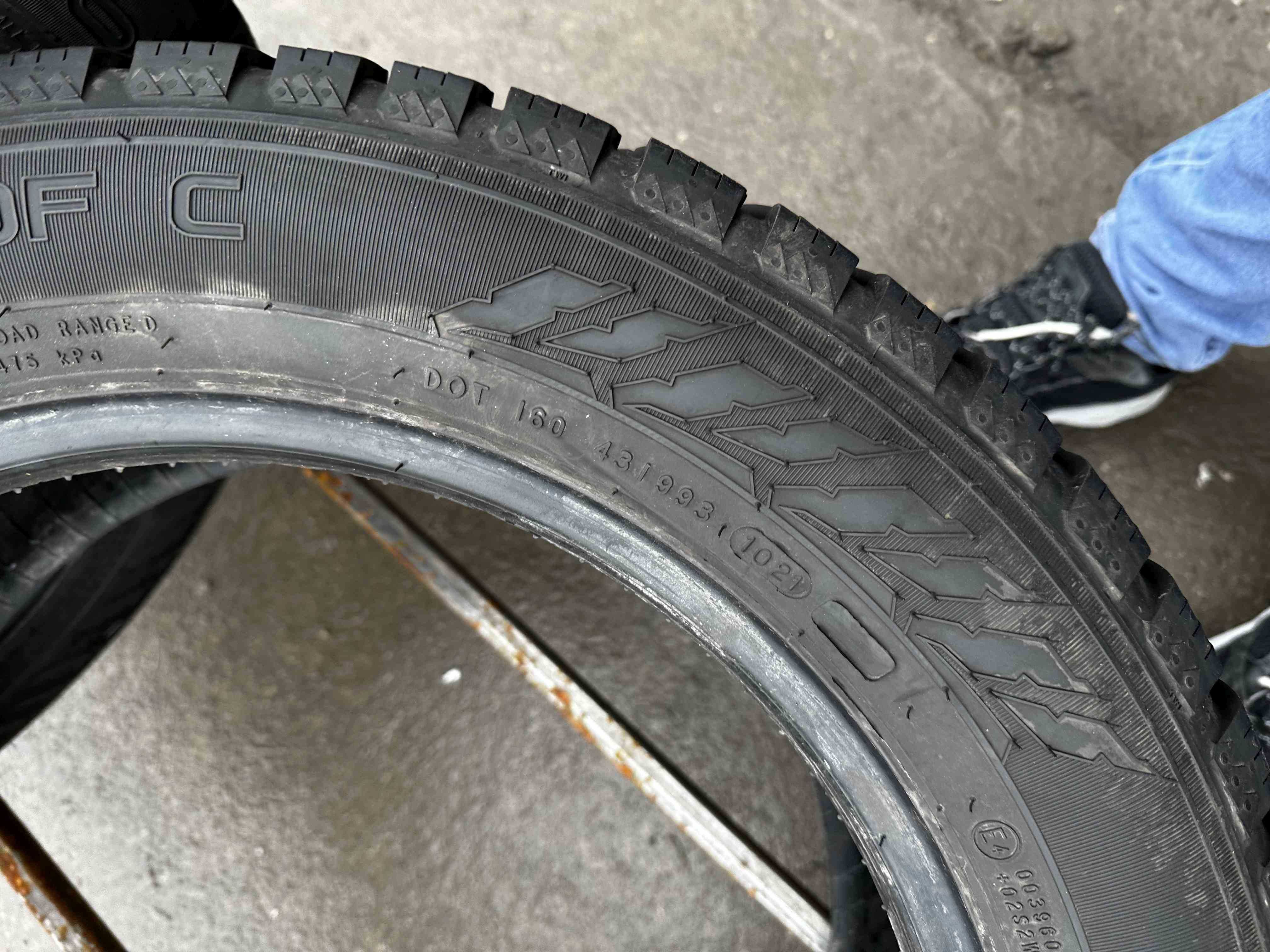 SET 2 Anvelope Iarna 225/55 R17C NOKIAN Snowproof C 109/107T