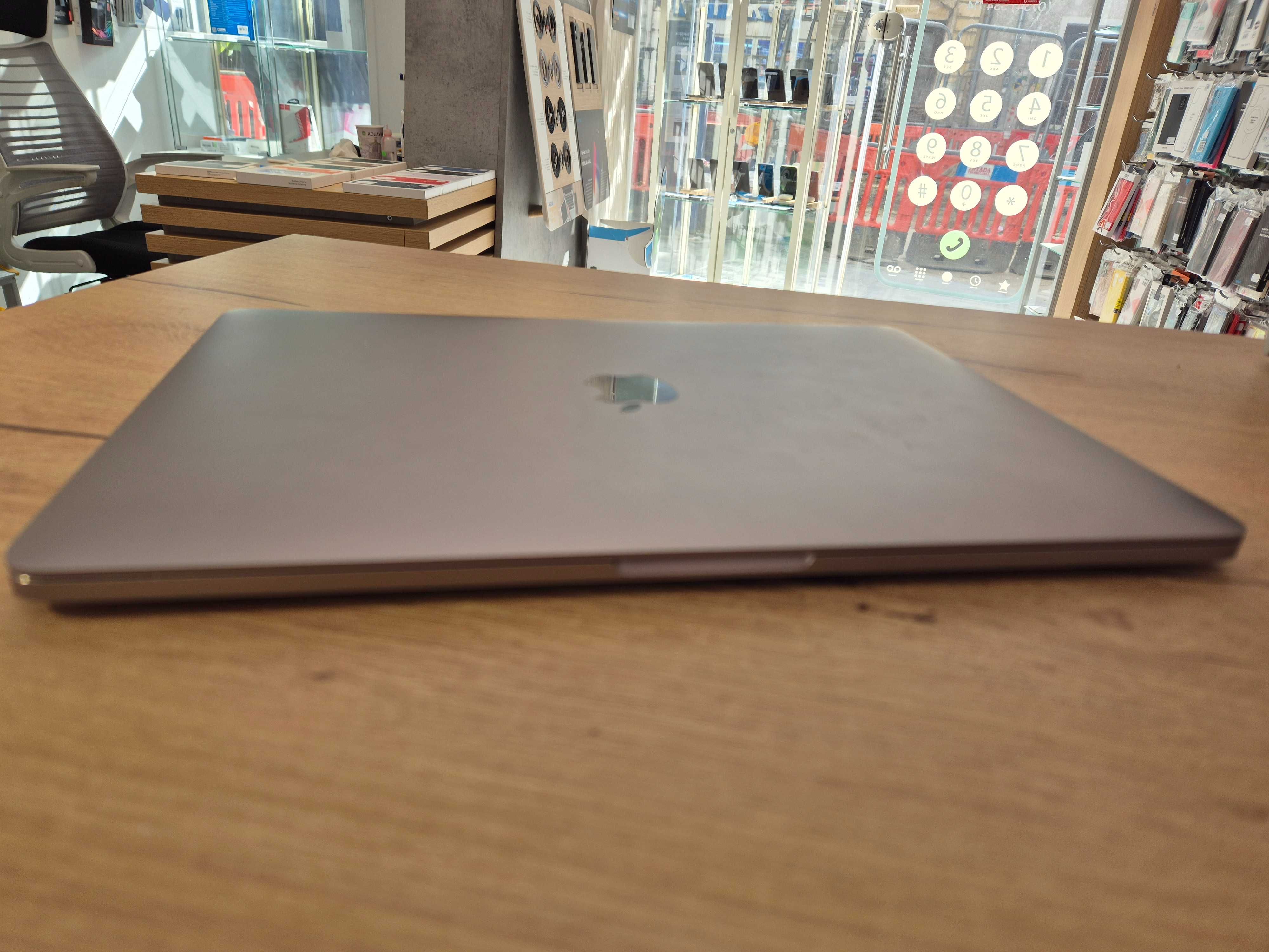 Macbook Pro 2019 13" i5 16GB Ram | Factura & Garantie | Buy-Back |