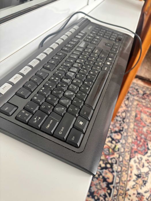 Продаётся клавиатура PS/2 + мультимедиа