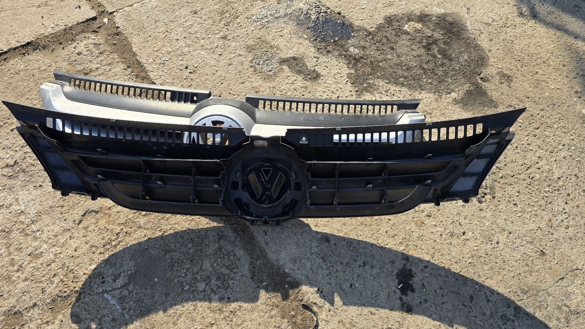 Grila centrală radiator Volkswagen Golf PLUS