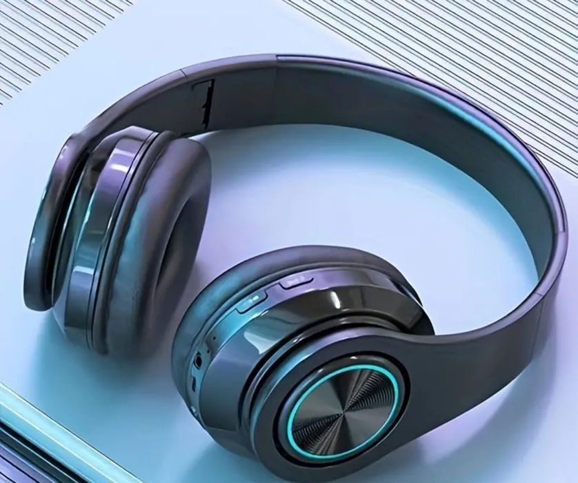 Блутут слушалки чисто нови