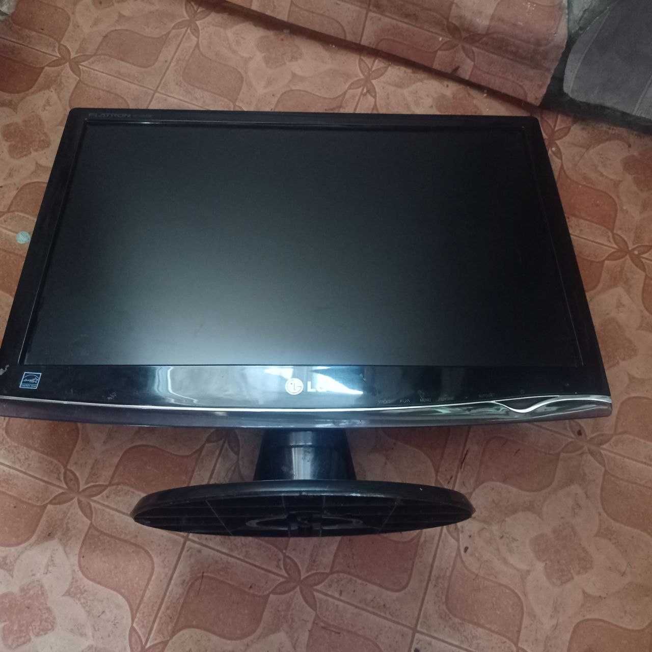 продам монитор LG