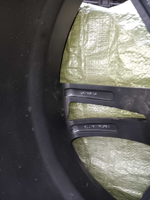 Genți originale Audi cu cauciucuri iarna montate