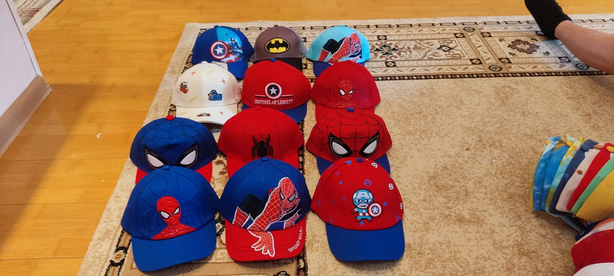 Продам детские кепки 3-10 лет