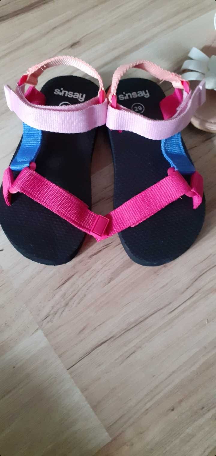2 perechi sandale fetita marime 29(19 cm in interior fiecare)
