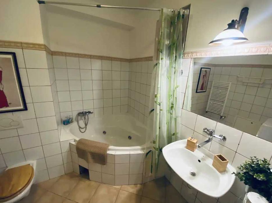 Дава се под наем Едностаен апартамент в Пловдив, Изгрев - 30 кв.м за 200 € - Снимка #2