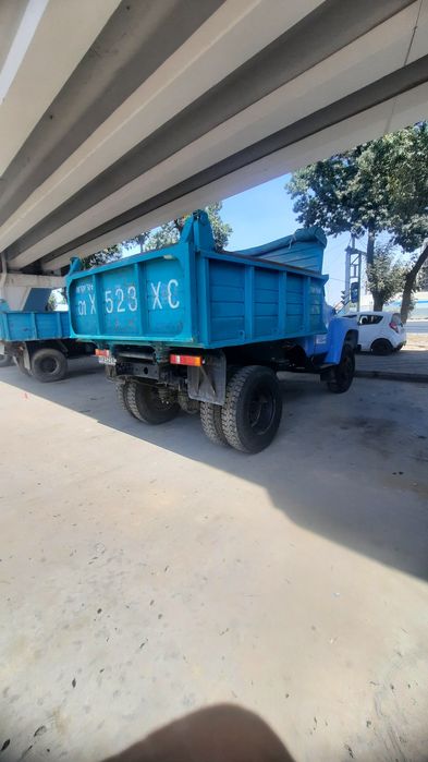 Зил самосвал сотилади