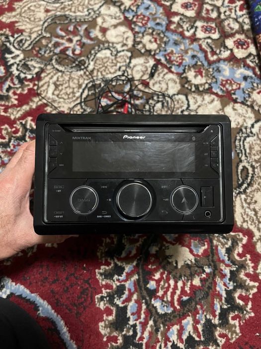 Pioneer 725 bt sotiladi