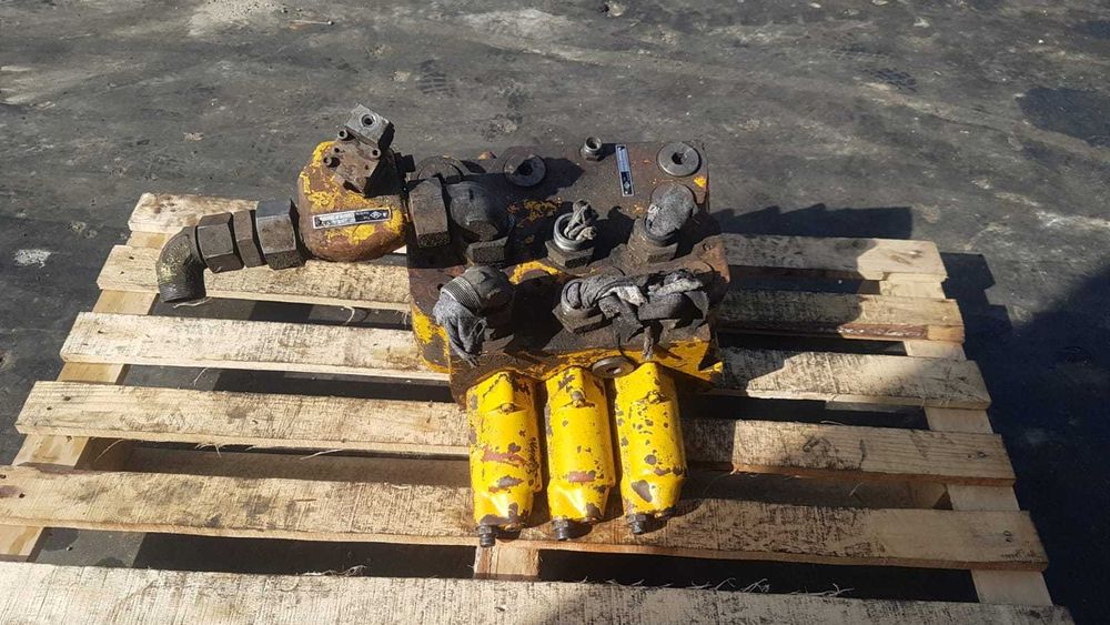 Distribuitor hidraulic vola incarcator frontal OK